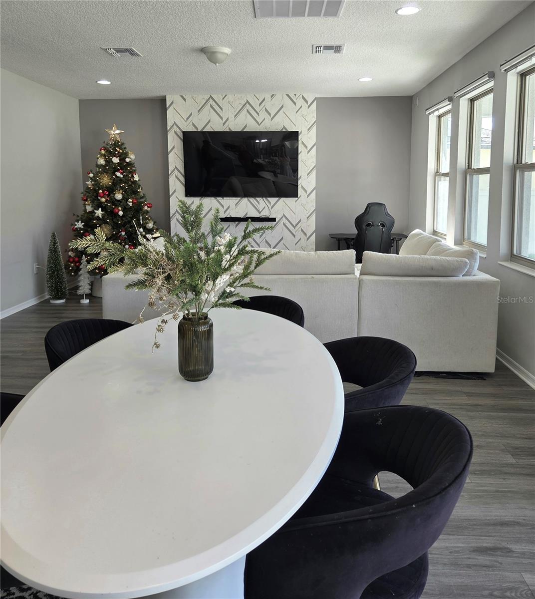 SUNSET GROVES PH 2 - Residential Lease