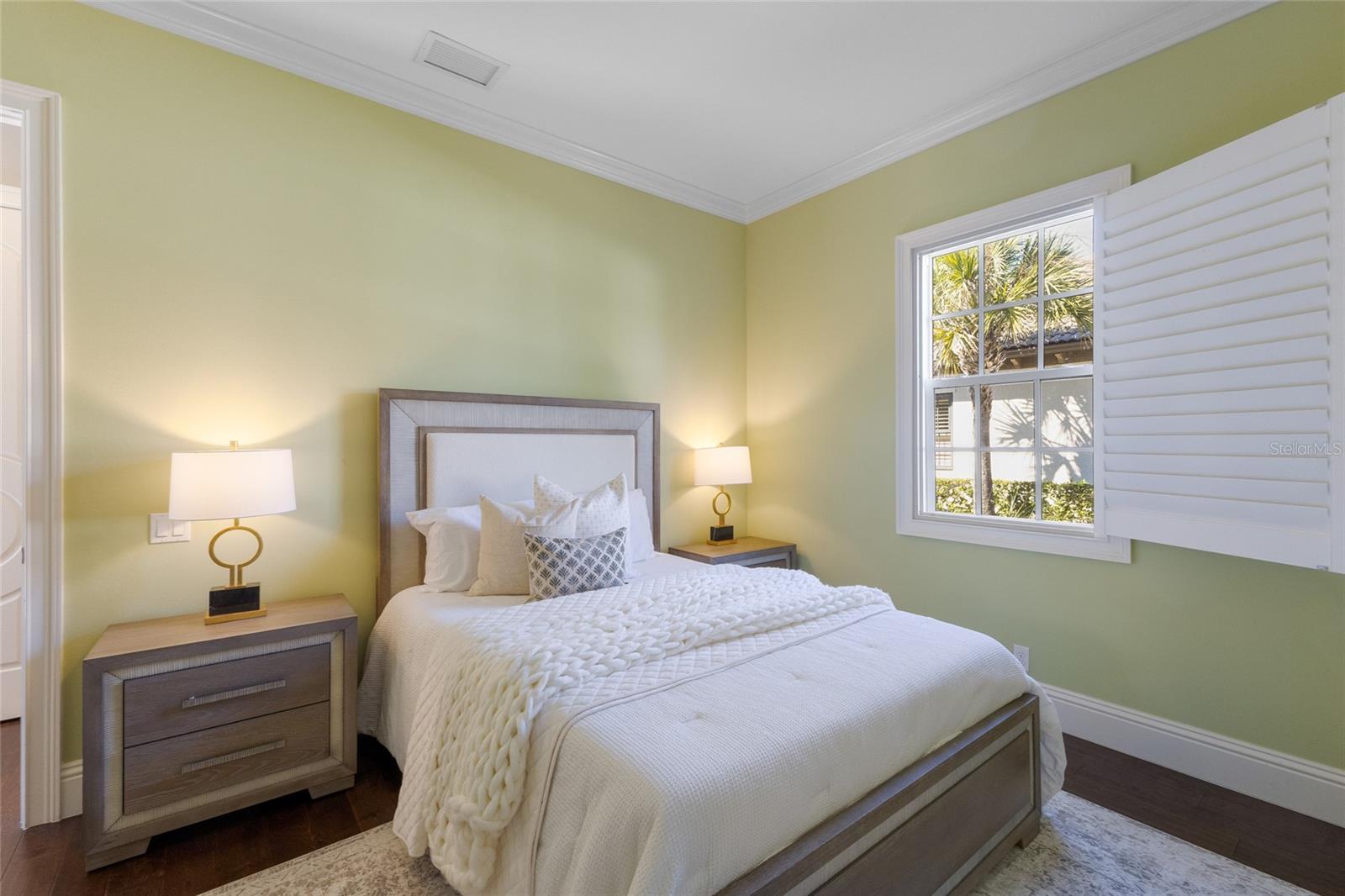 LAKE CLUB - Residential