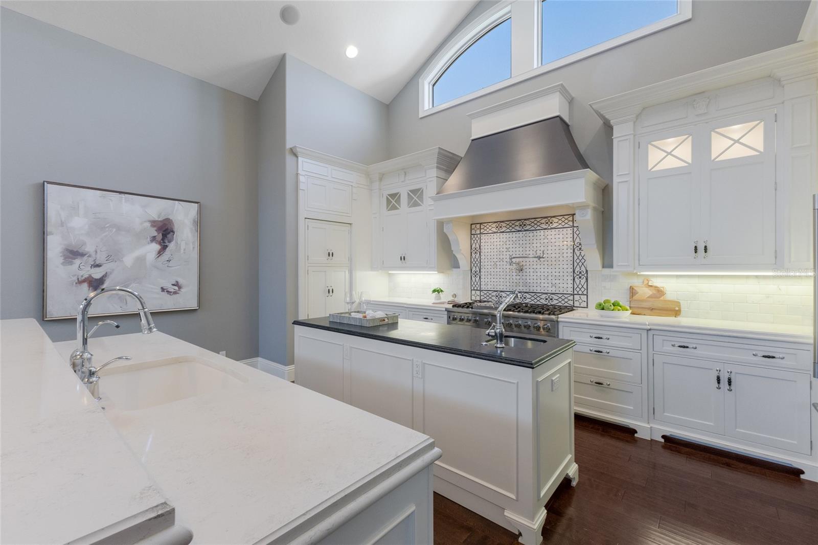 LAKE CLUB - Residential