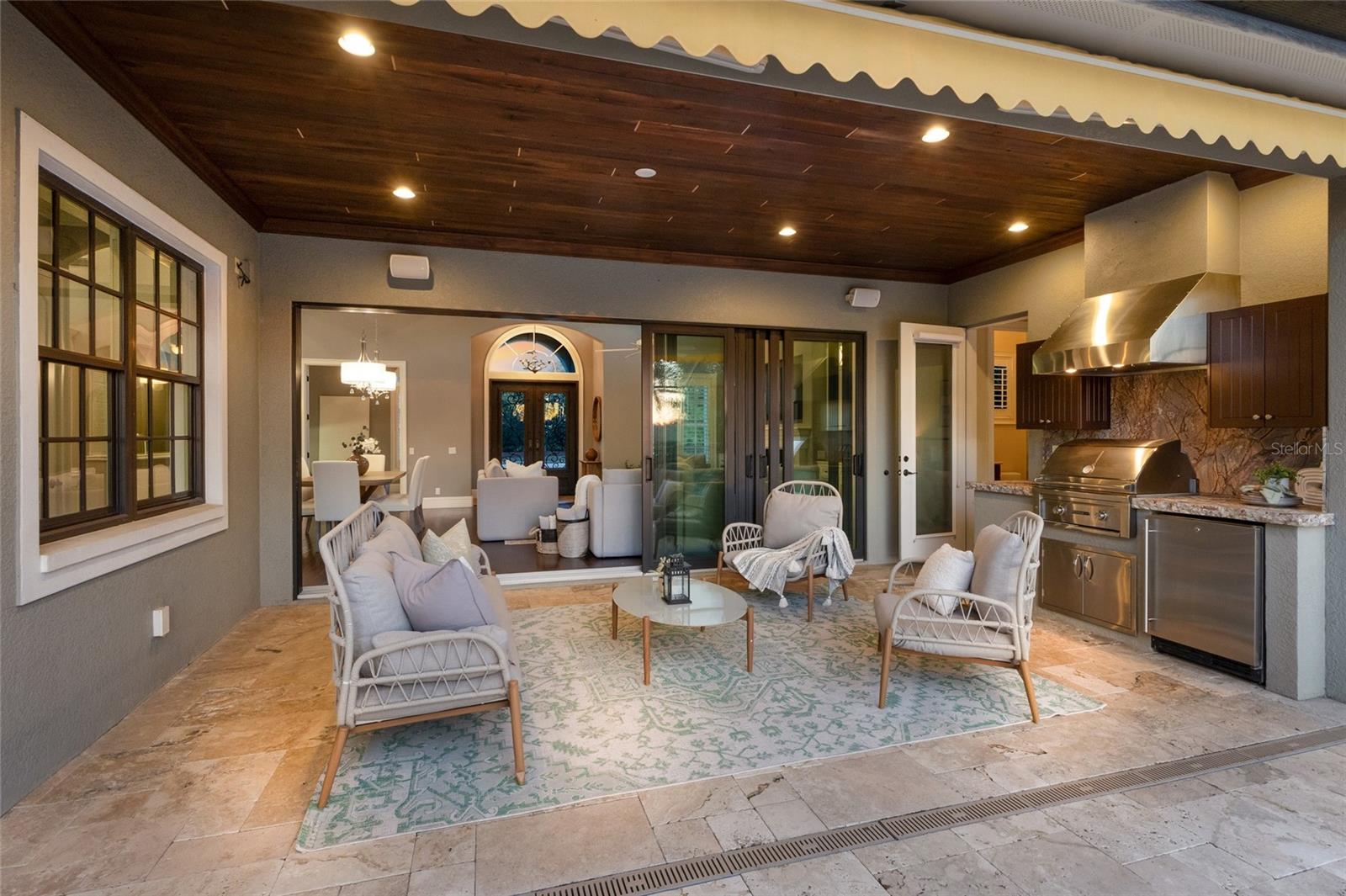 LAKE CLUB - Residential