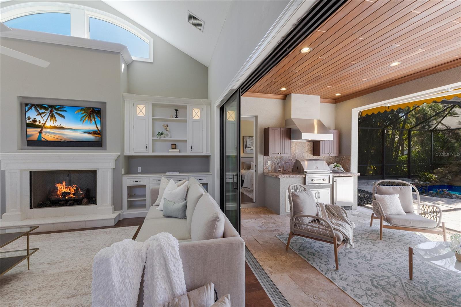 LAKE CLUB - Residential