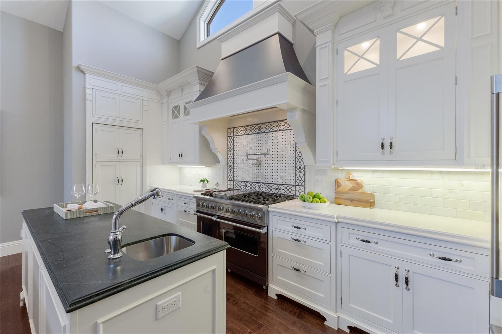 LAKE CLUB - Residential