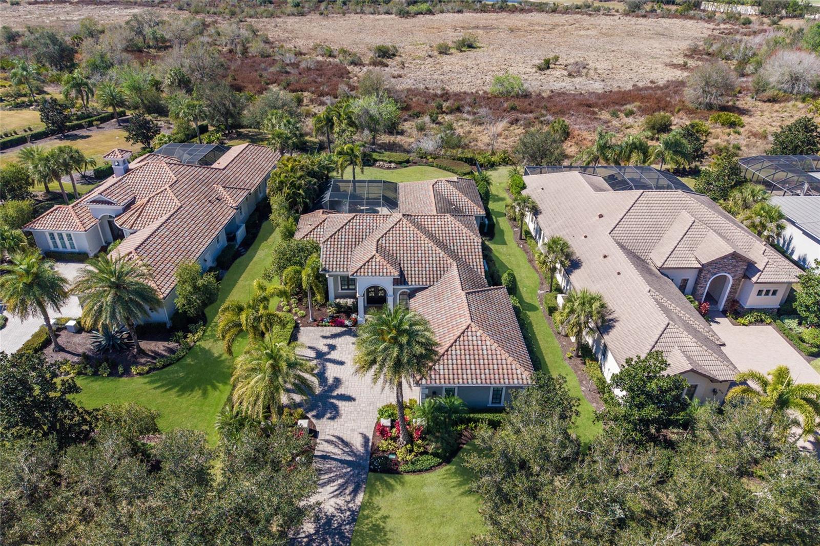 LAKE CLUB - Residential