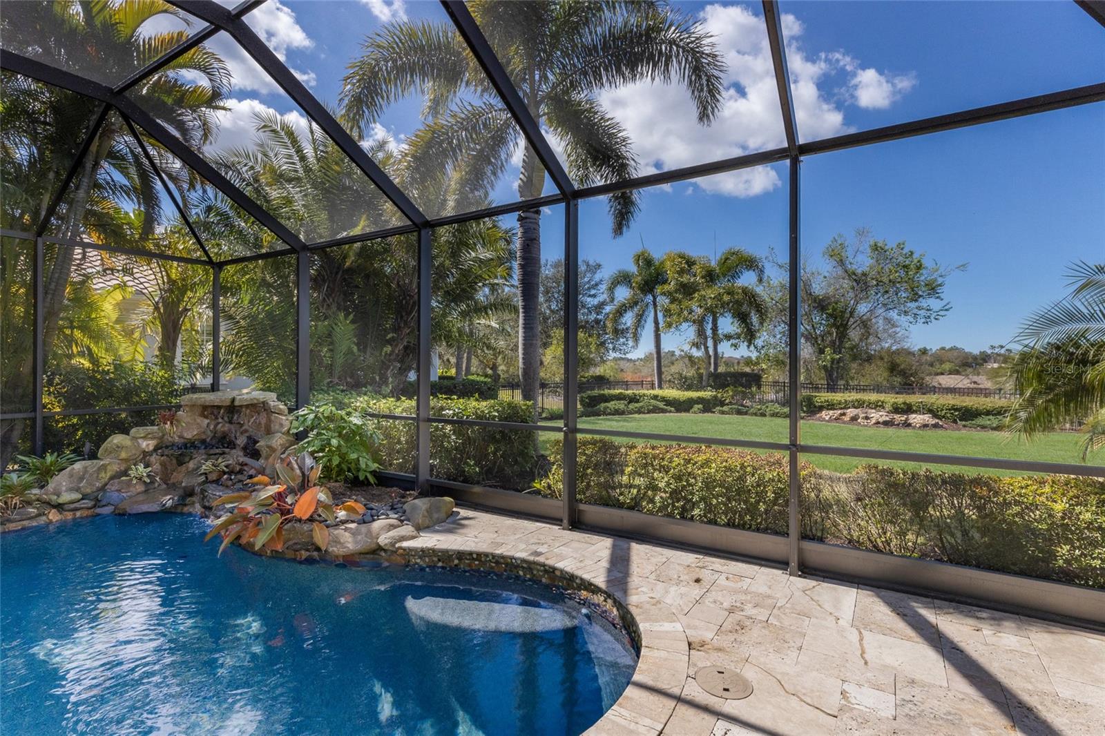 LAKE CLUB - Residential