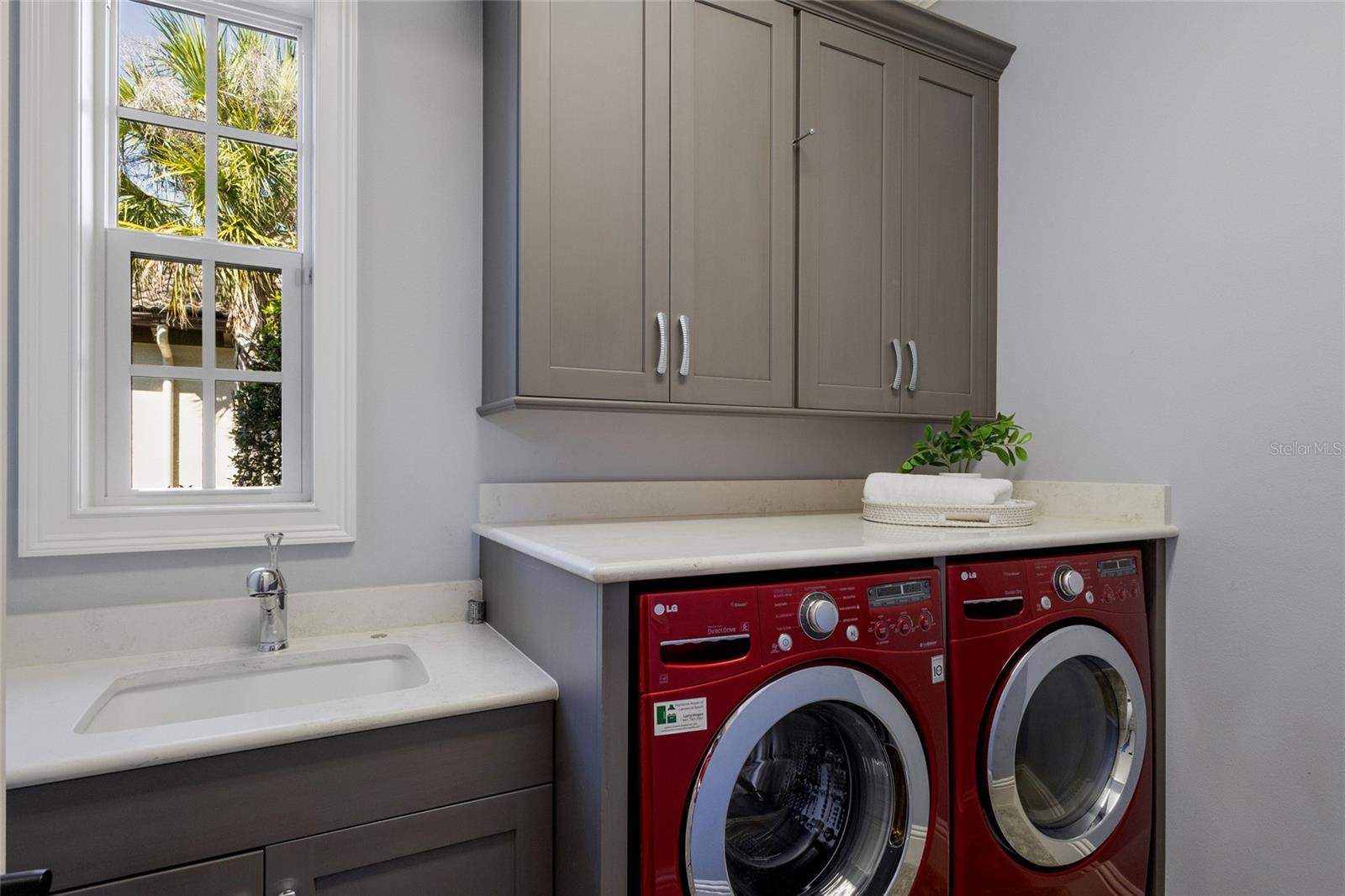 LAKE CLUB - Residential