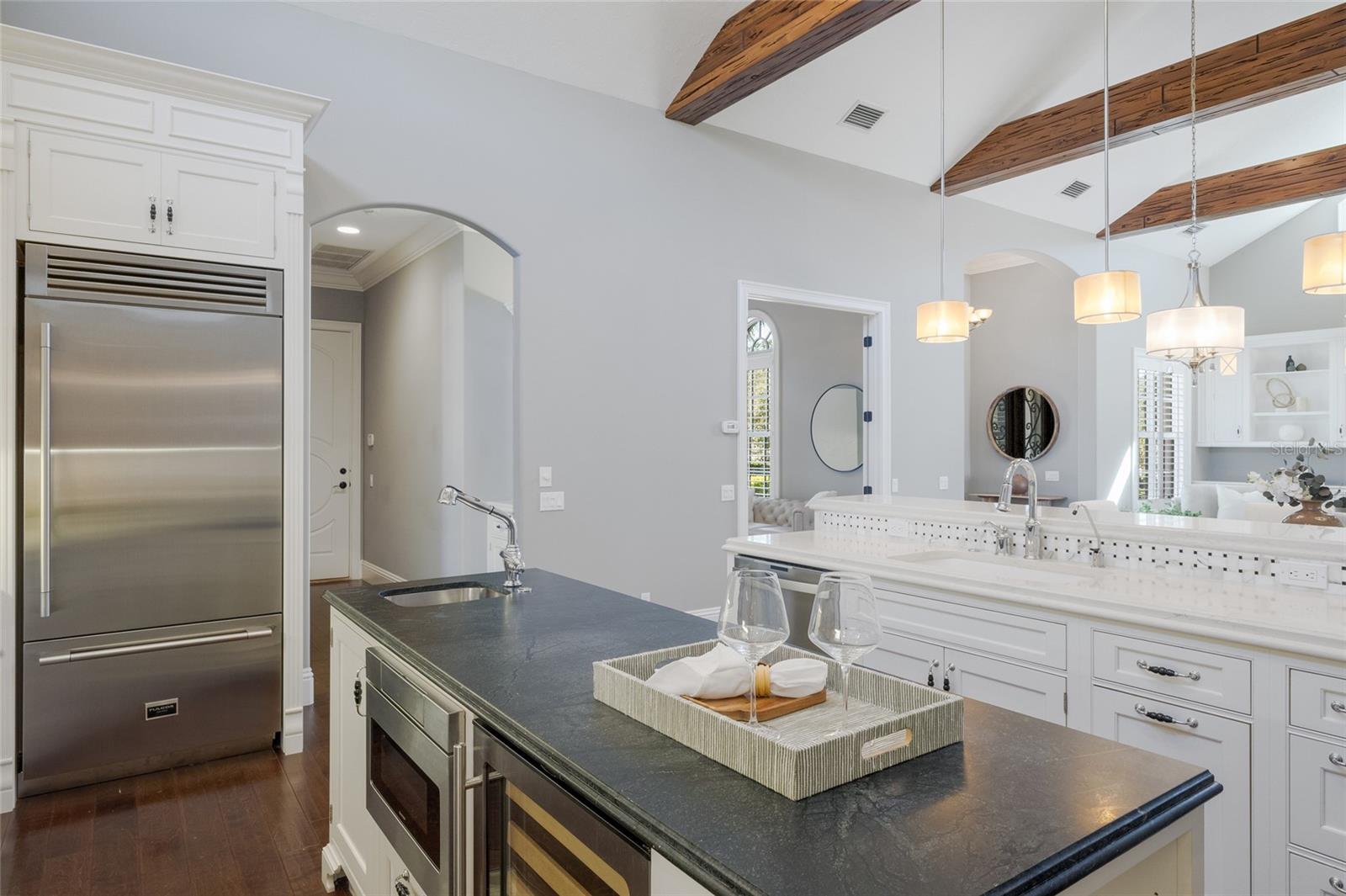 LAKE CLUB - Residential