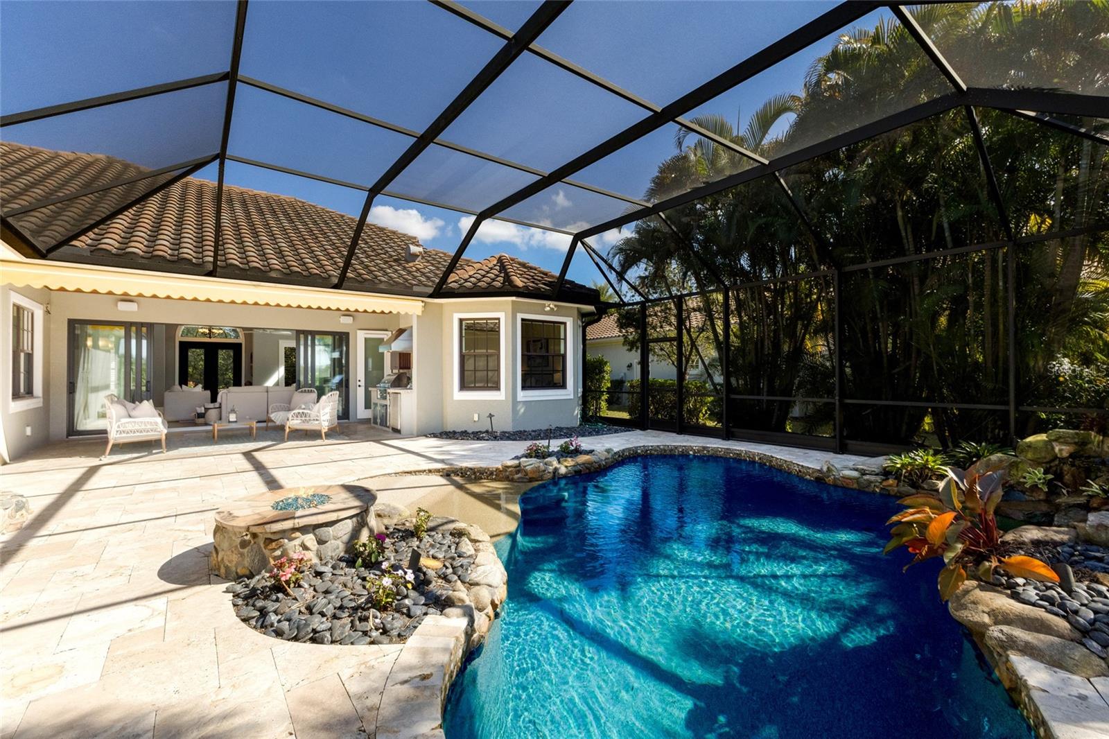 LAKE CLUB - Residential