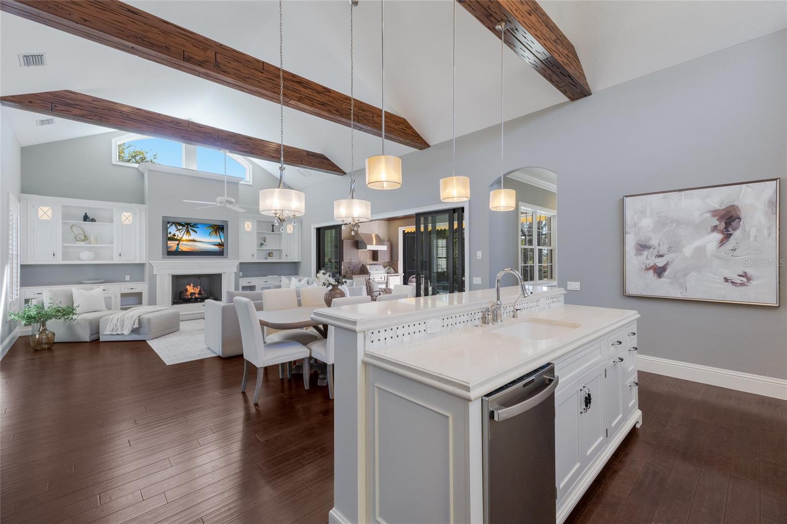 LAKE CLUB - Residential