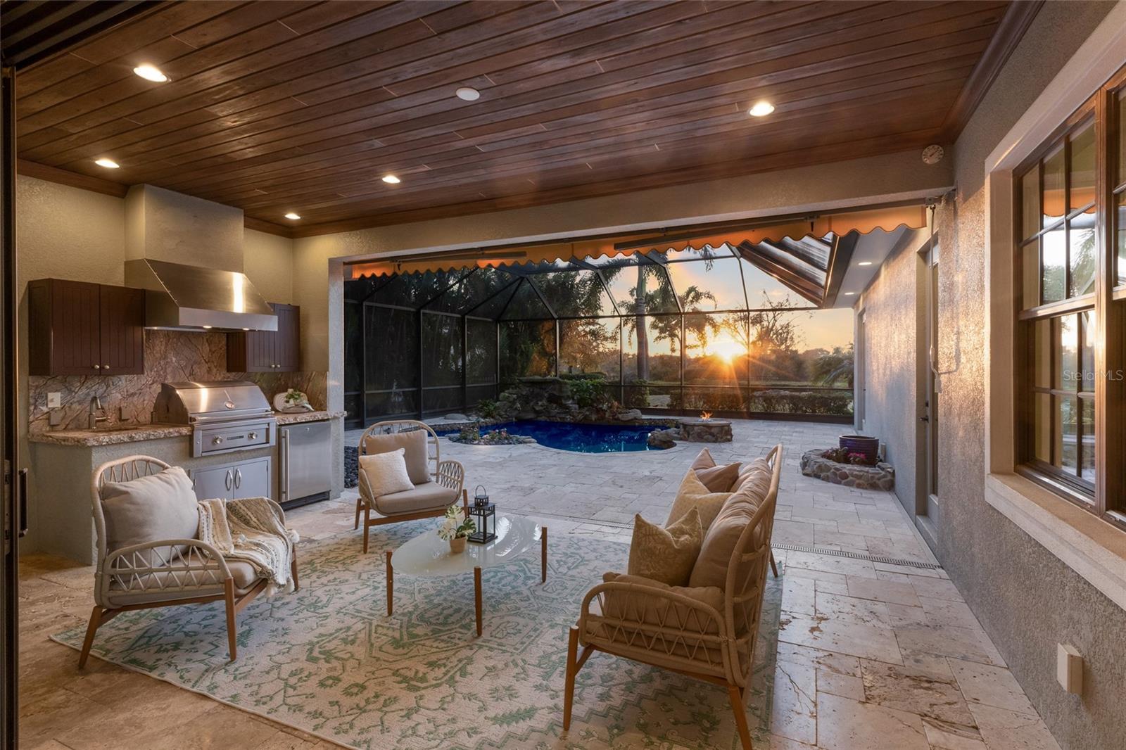 LAKE CLUB - Residential