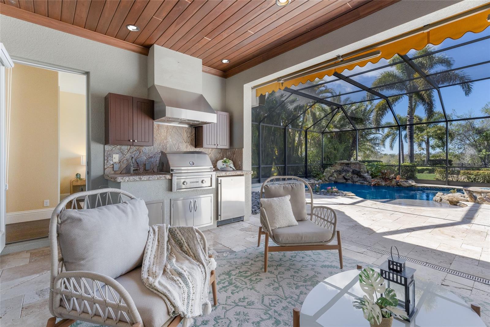 LAKE CLUB - Residential