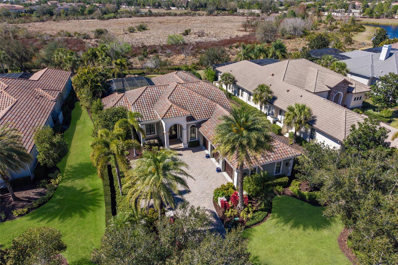 LAKE CLUB - Residential