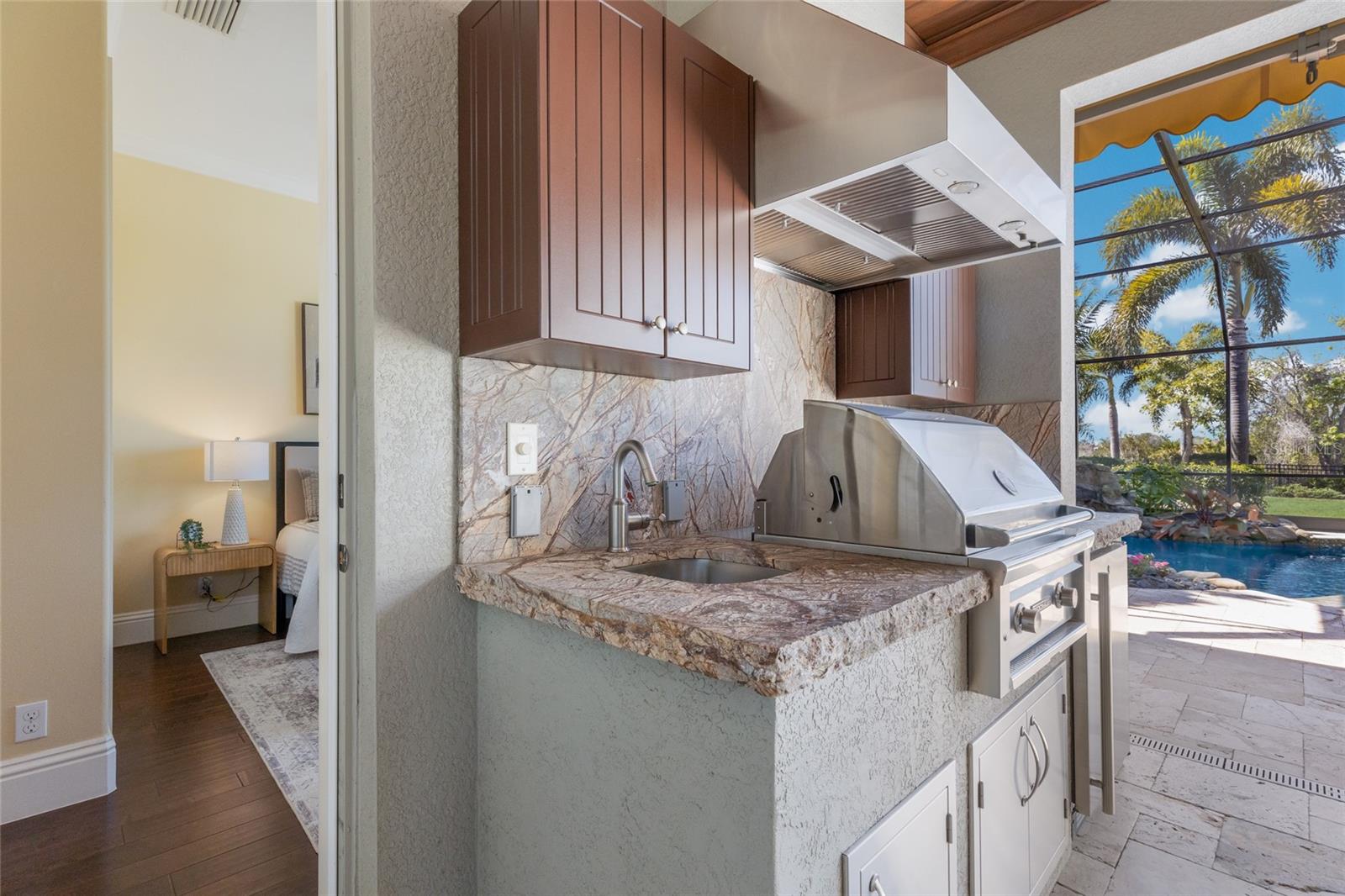 LAKE CLUB - Residential