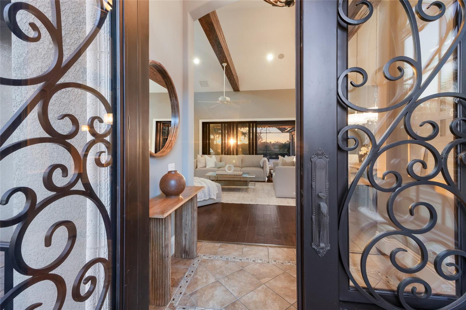 LAKE CLUB - Residential