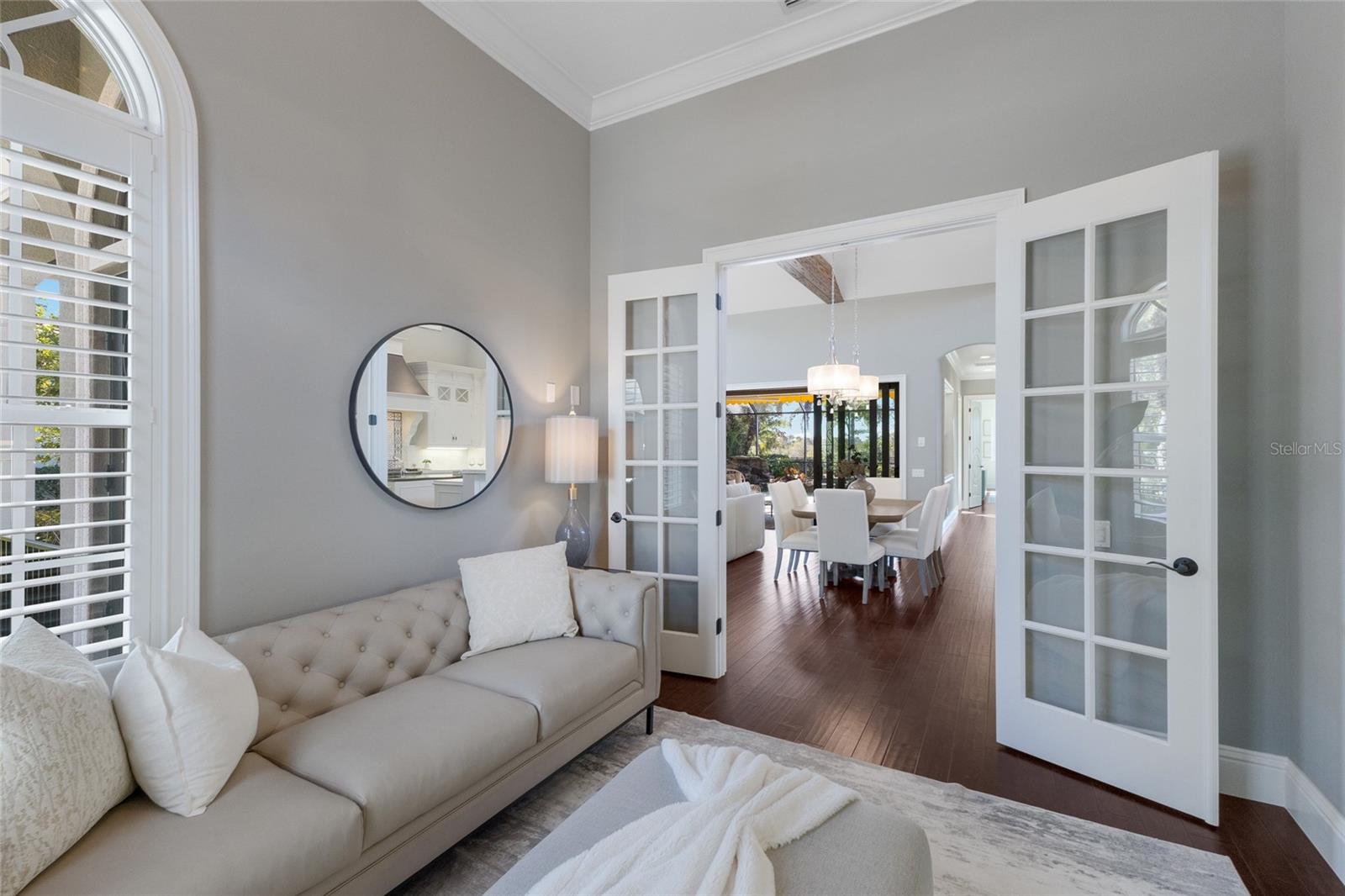 LAKE CLUB - Residential