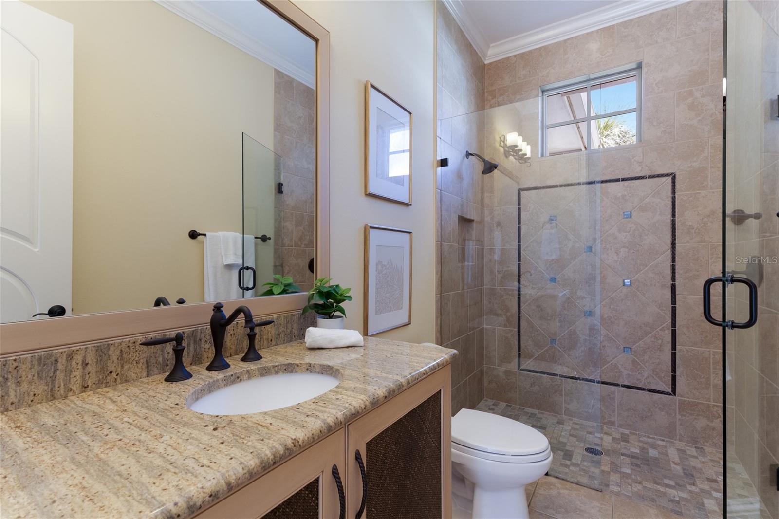 LAKE CLUB - Residential