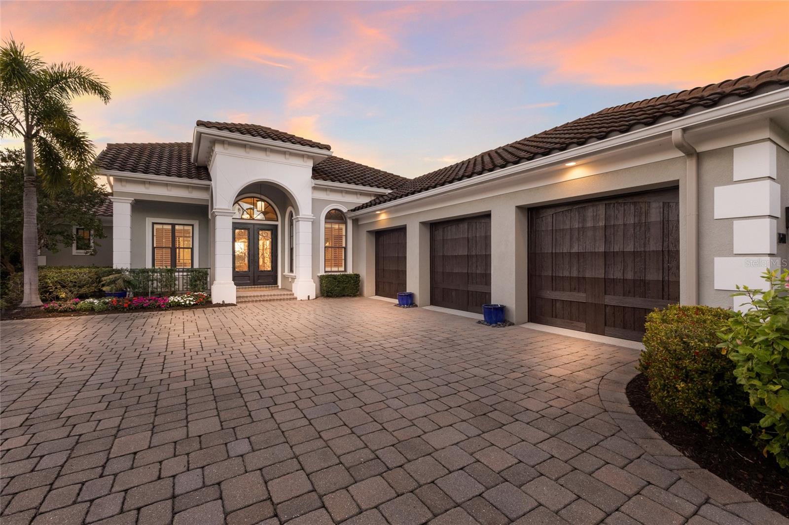 LAKE CLUB - Residential