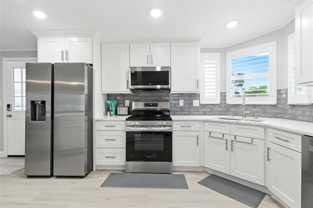Photo of 38 Plumosa Drive, Venice, FL 34285 (MLS # N6139456)