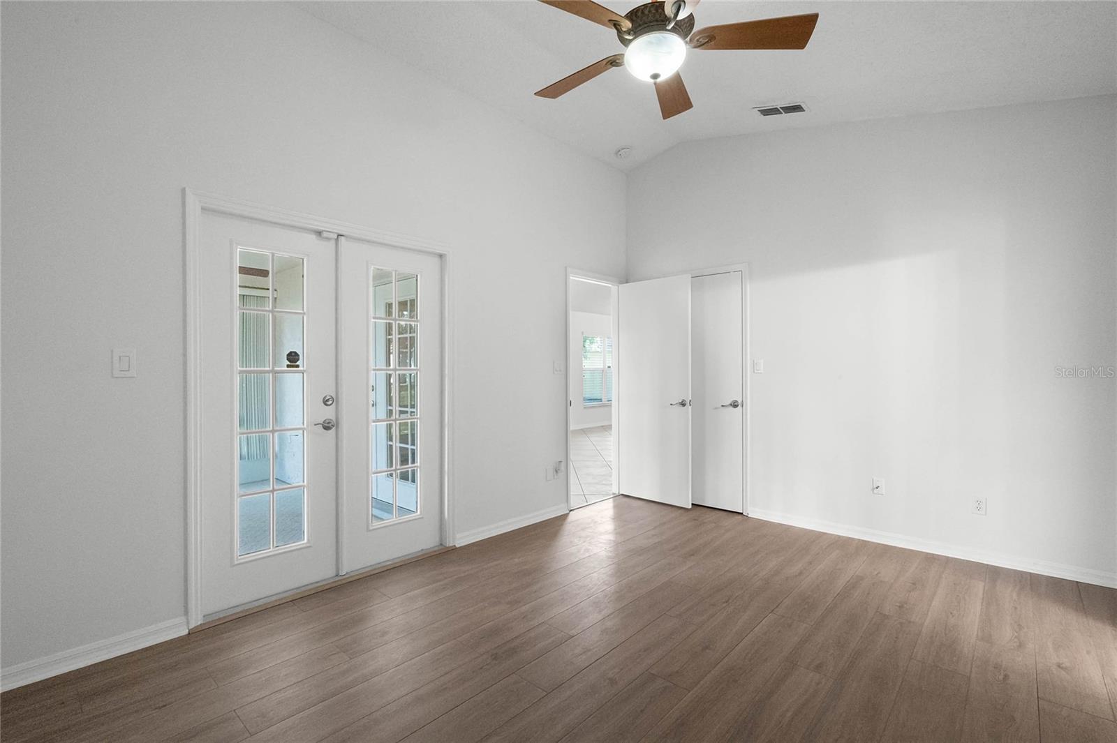 SEASONS THE - Residential