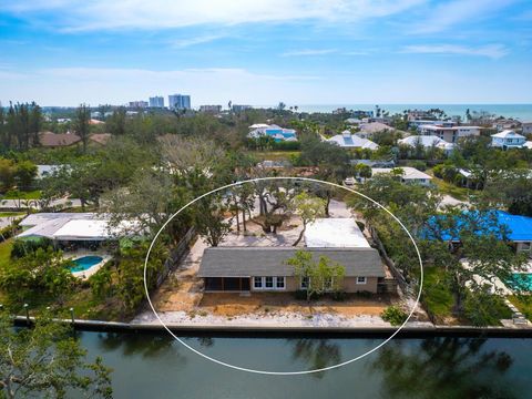 Photo of 615 Buttonwood Drive, Longboat Key, FL 34228 (MLS # A4673335)
