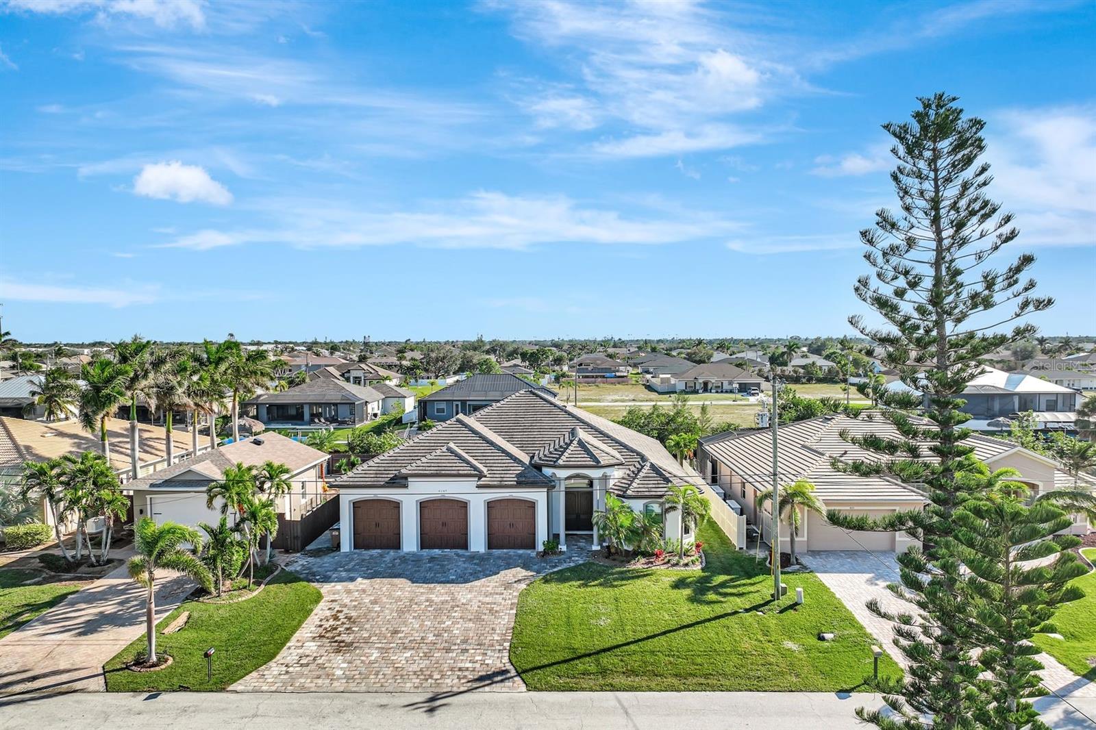 CAPE CORAL - Residential