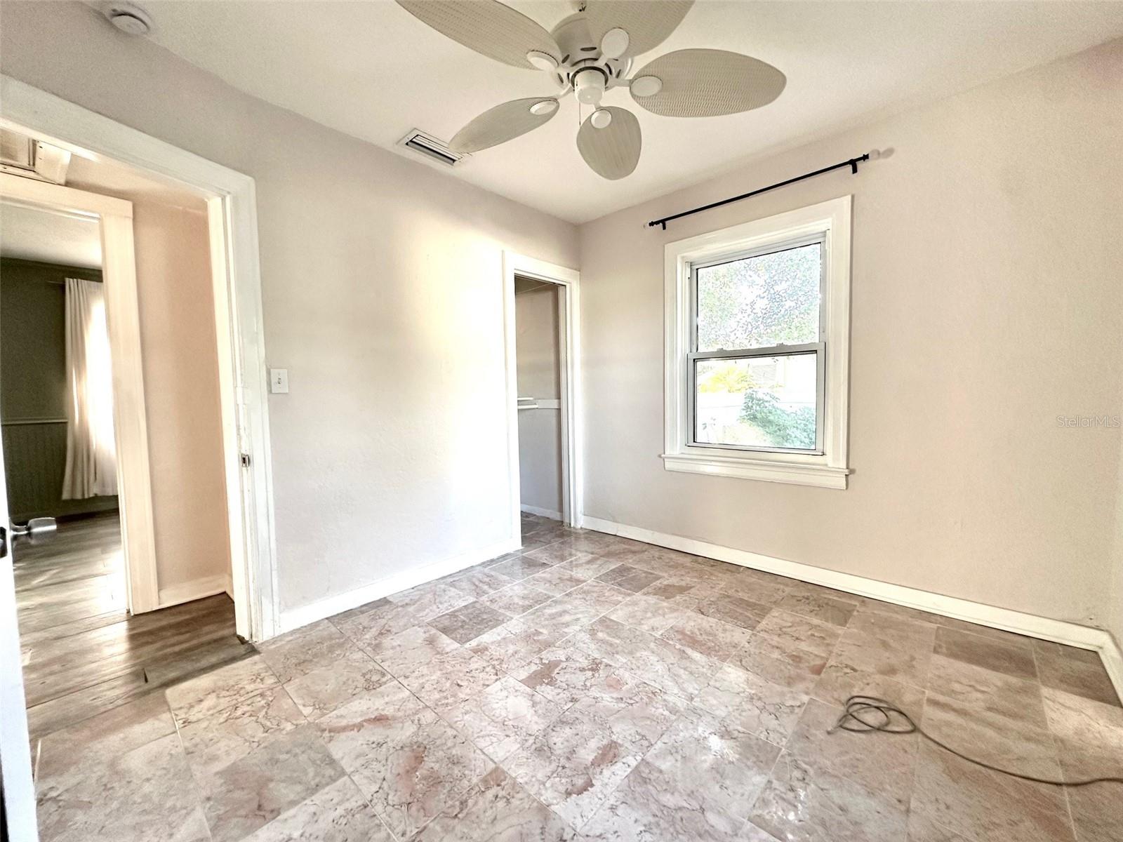 DUNEDIN ISLES 1 - Residential Lease