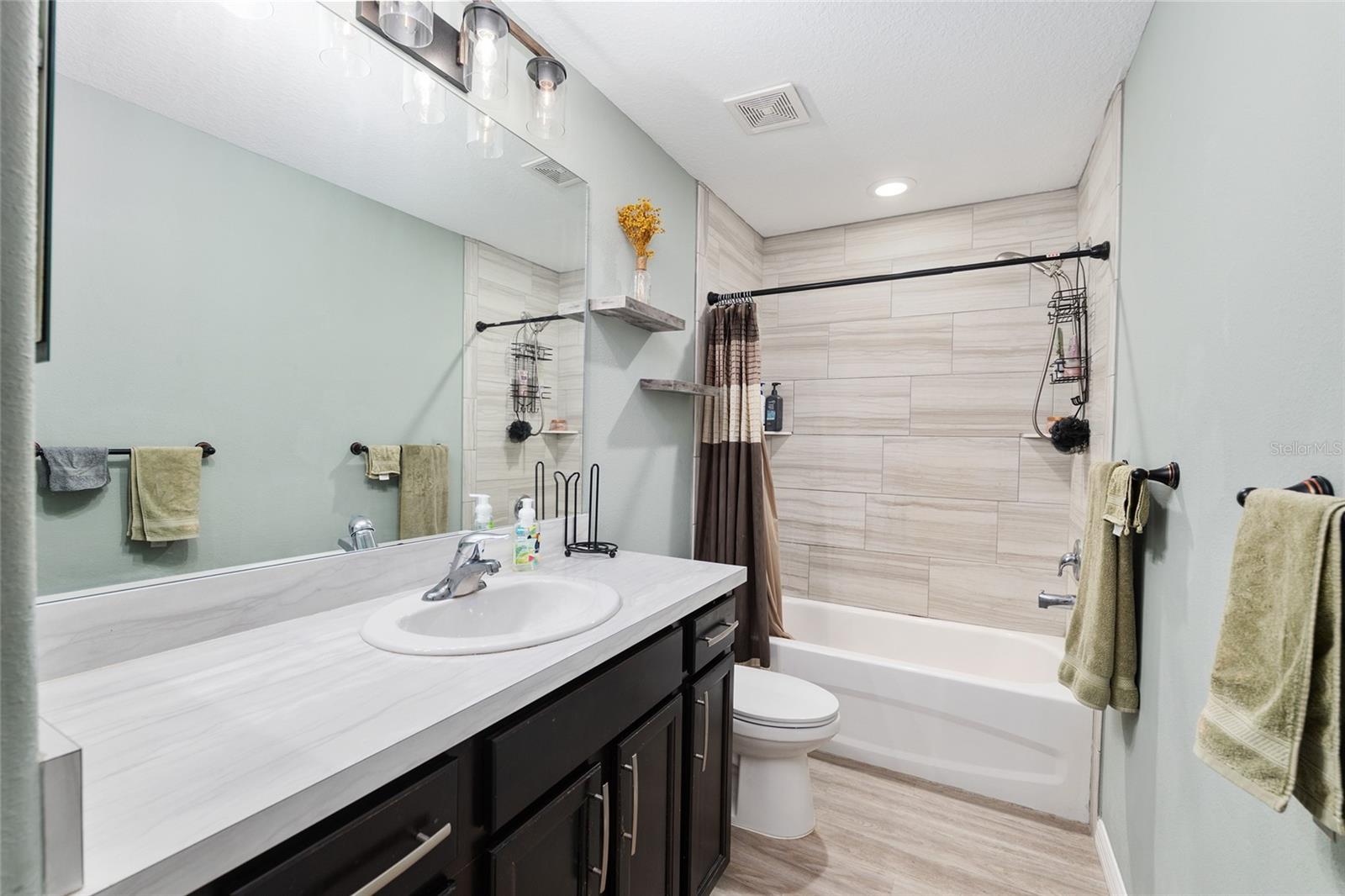 SILVER MDWS NORTH - Residential