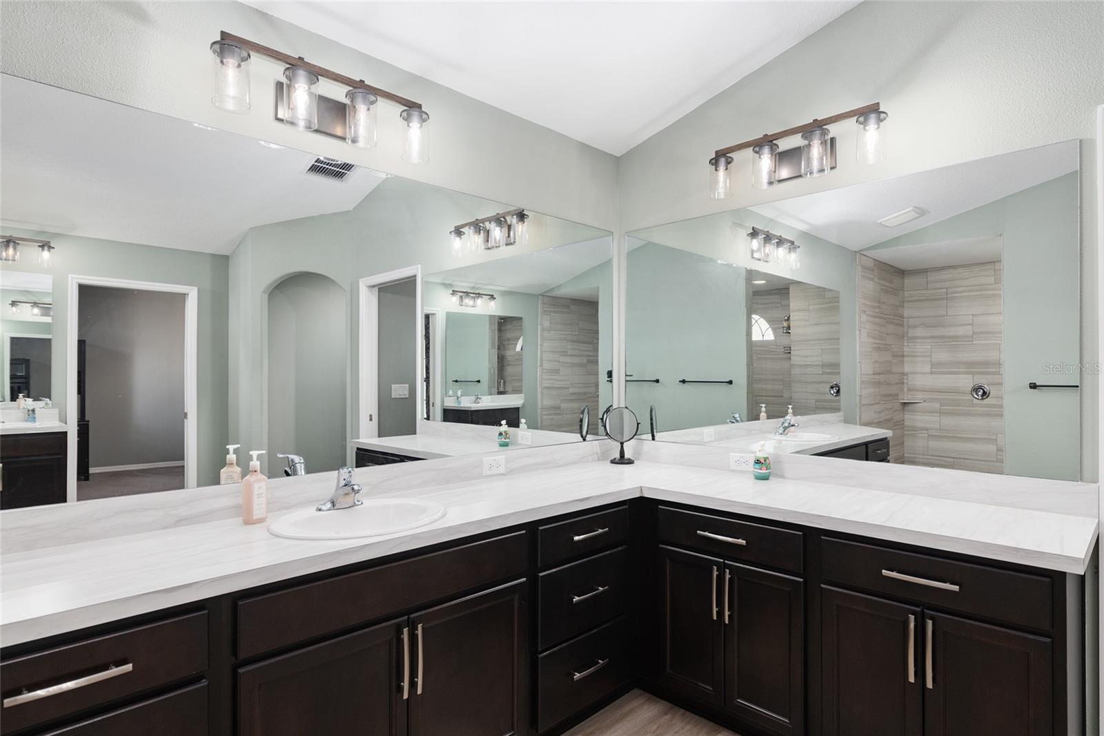 SILVER MDWS NORTH - Residential