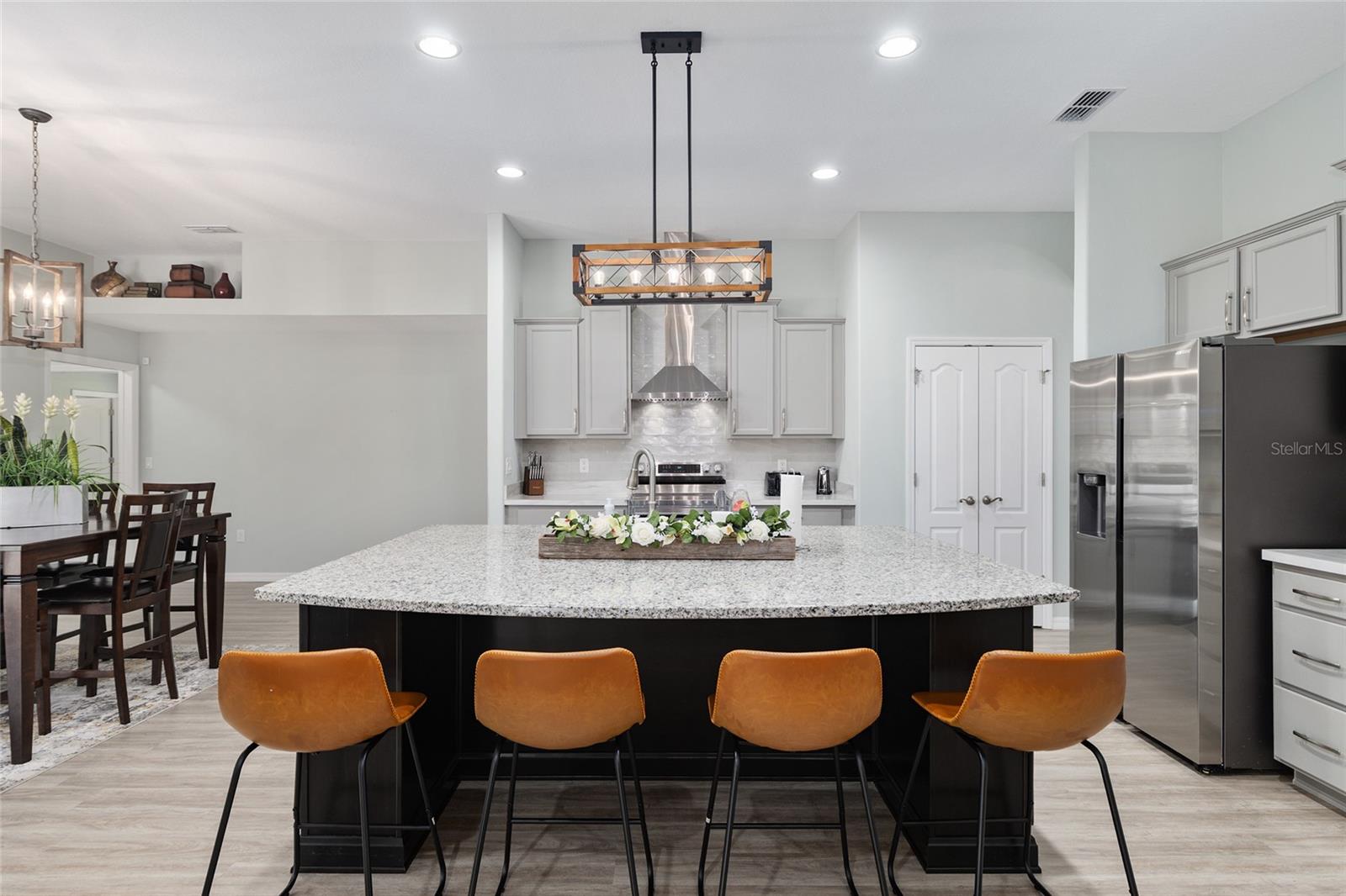 SILVER MDWS NORTH - Residential