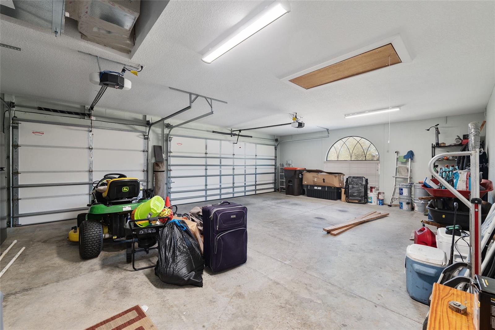 SILVER MDWS NORTH - Residential