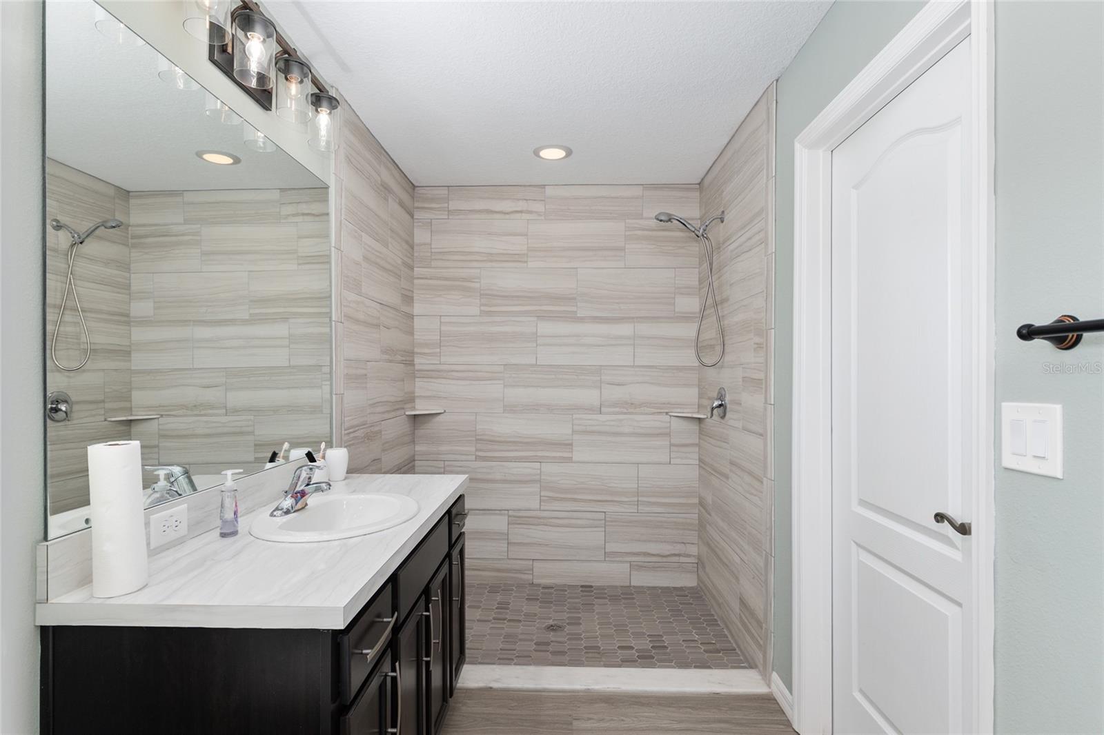 SILVER MDWS NORTH - Residential