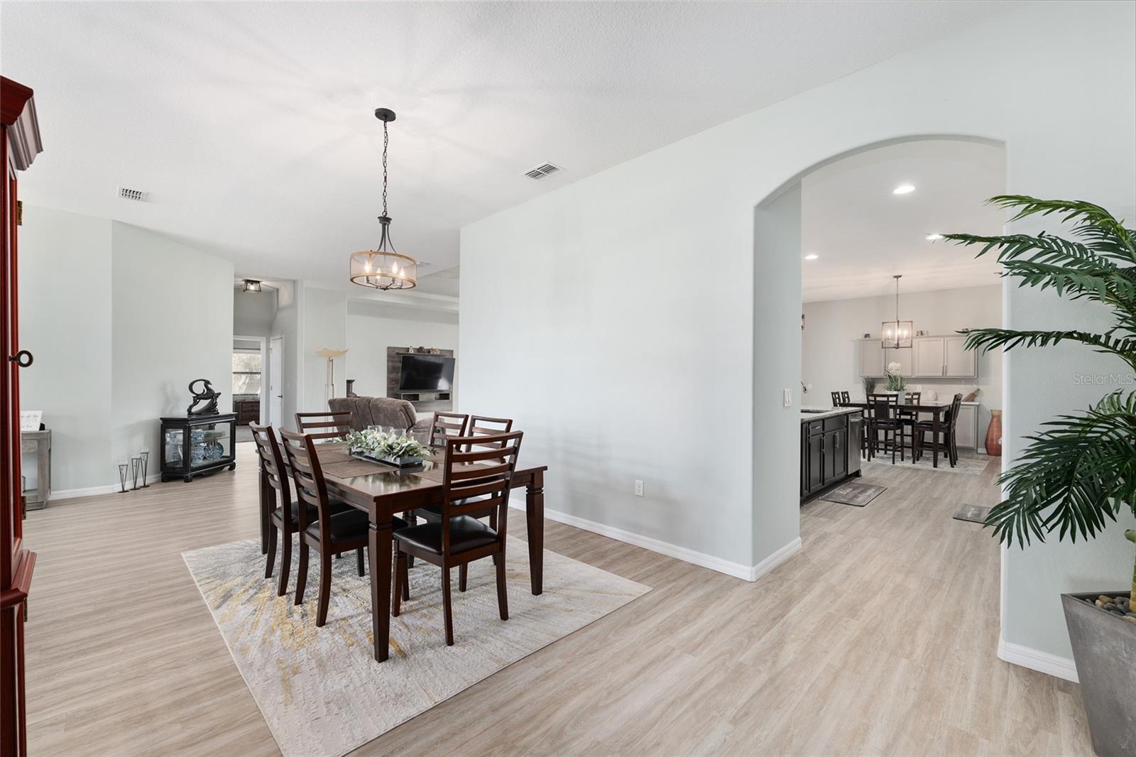 SILVER MDWS NORTH - Residential