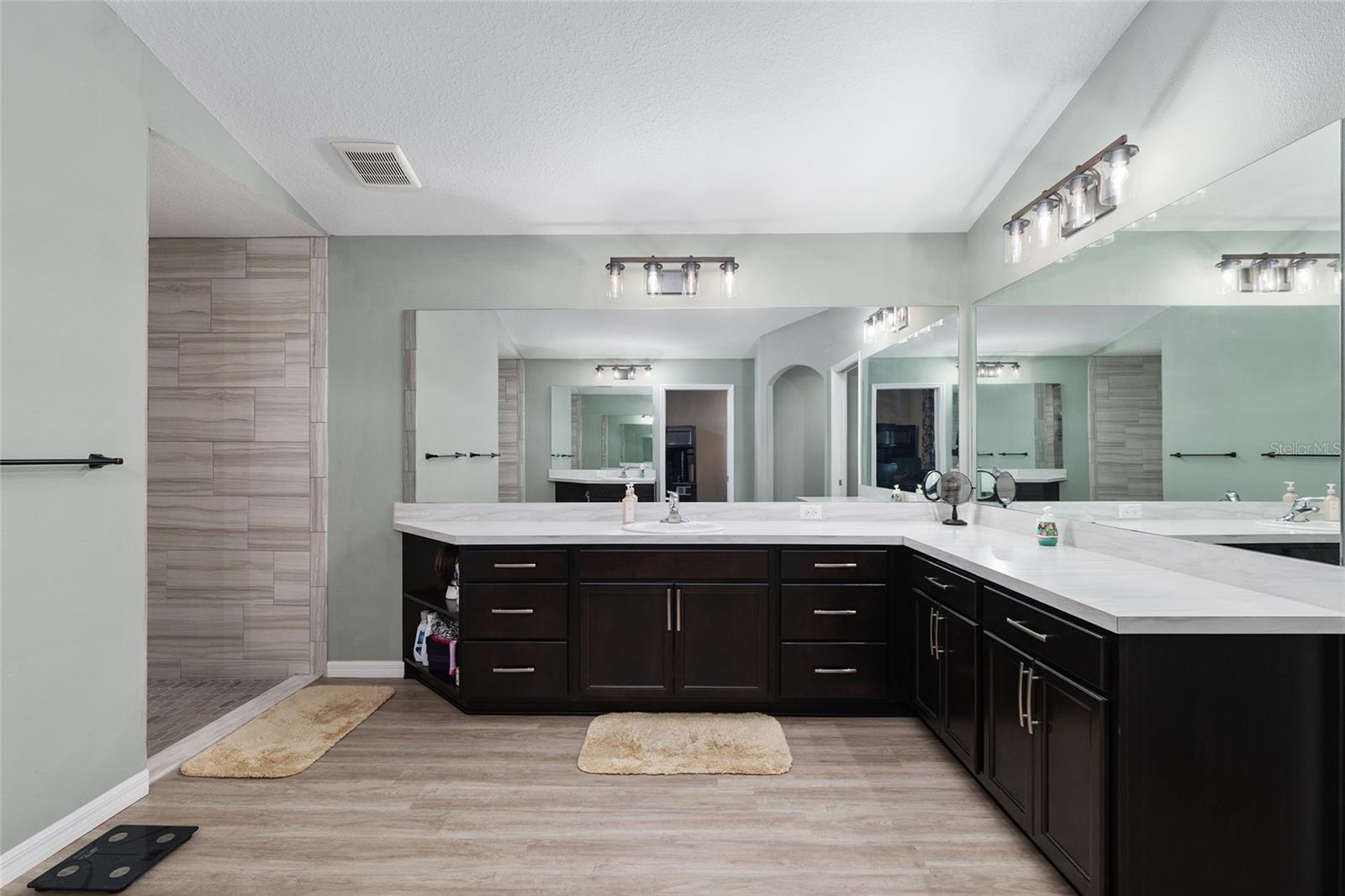 SILVER MDWS NORTH - Residential