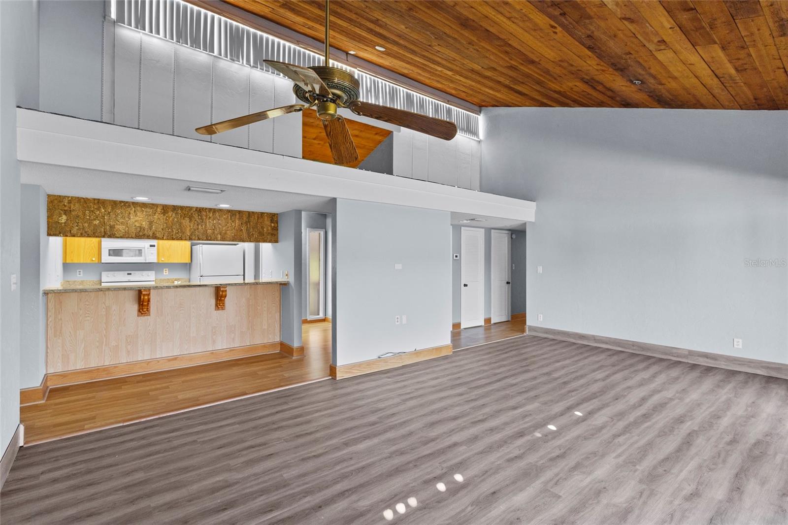 GRENELEFE BURNWAY NORTH CONDO - Residential