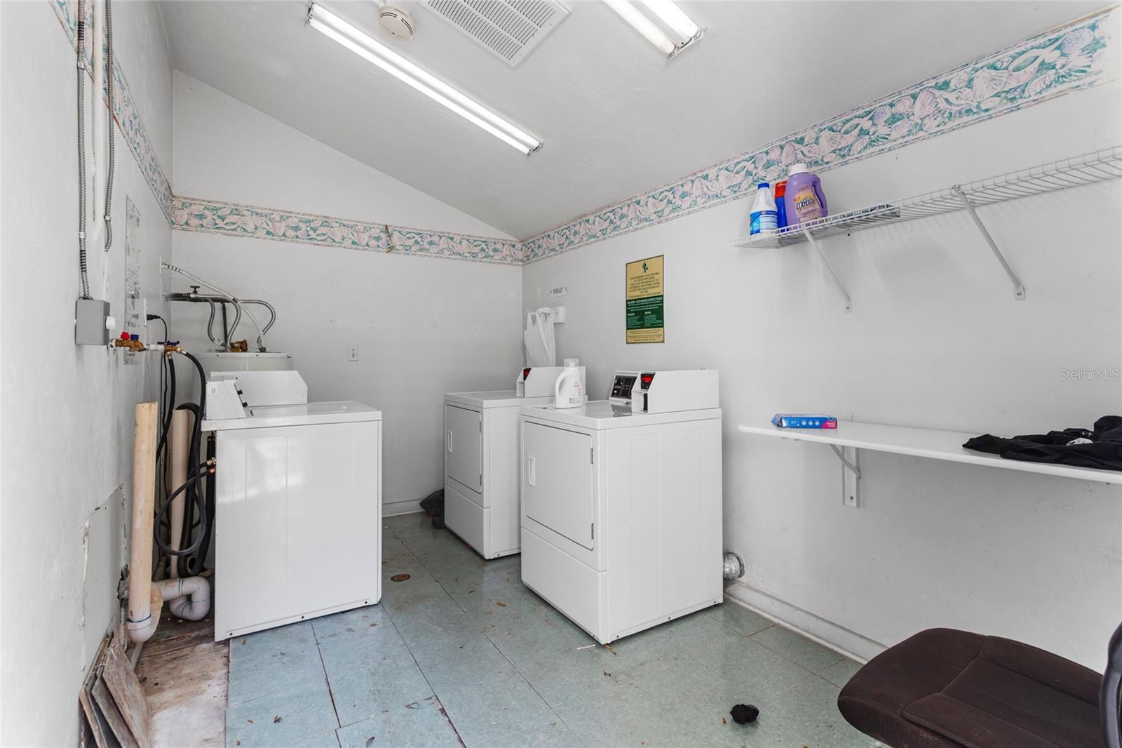 GRENELEFE BURNWAY NORTH CONDO - Residential