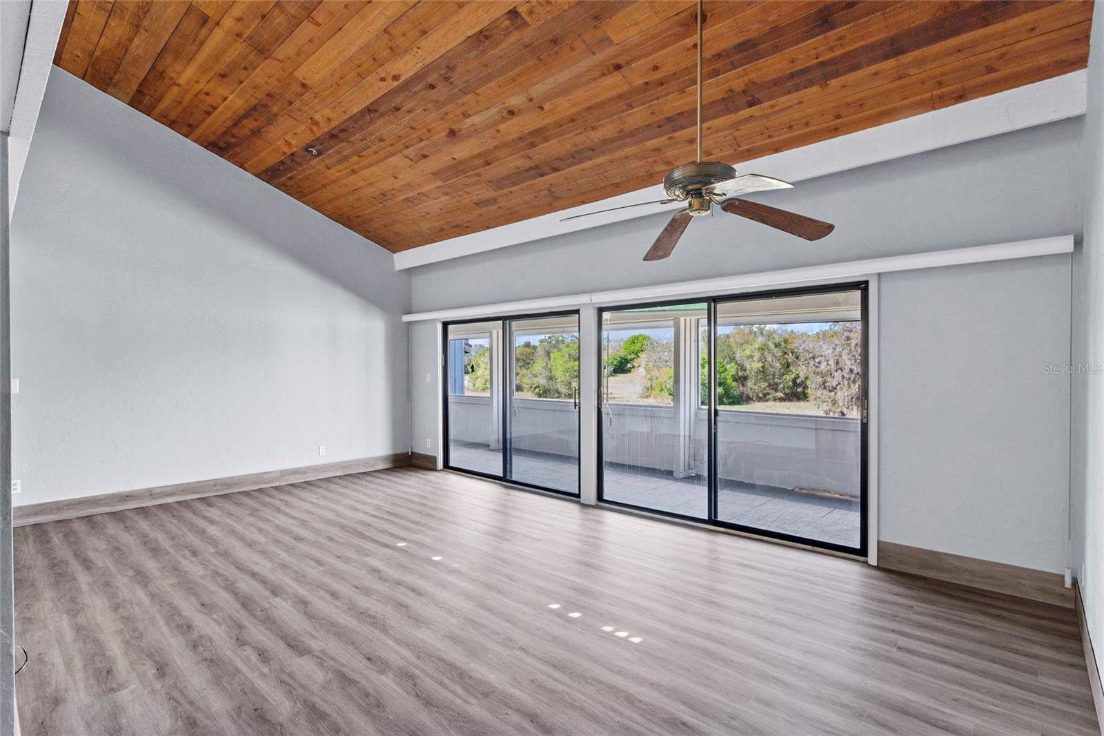 GRENELEFE BURNWAY NORTH CONDO - Residential