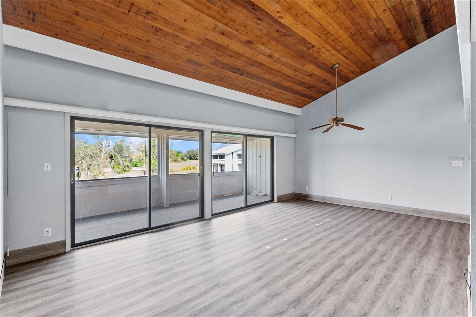 GRENELEFE BURNWAY NORTH CONDO - Residential