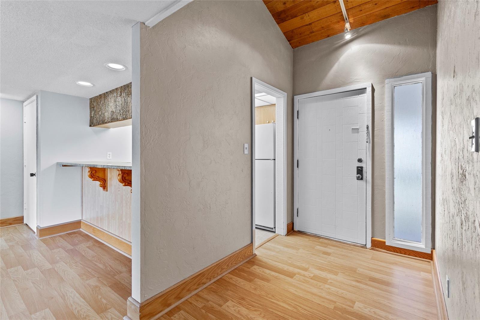 GRENELEFE BURNWAY NORTH CONDO - Residential