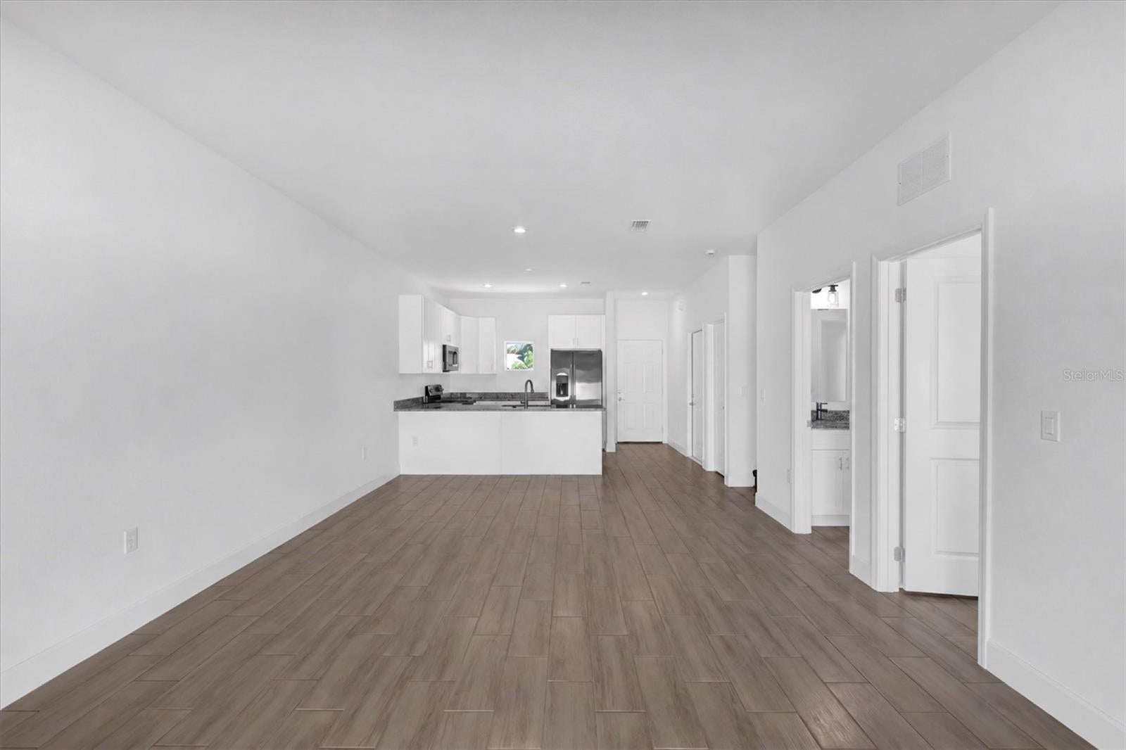 452 LAKE SHORE PARKWAY