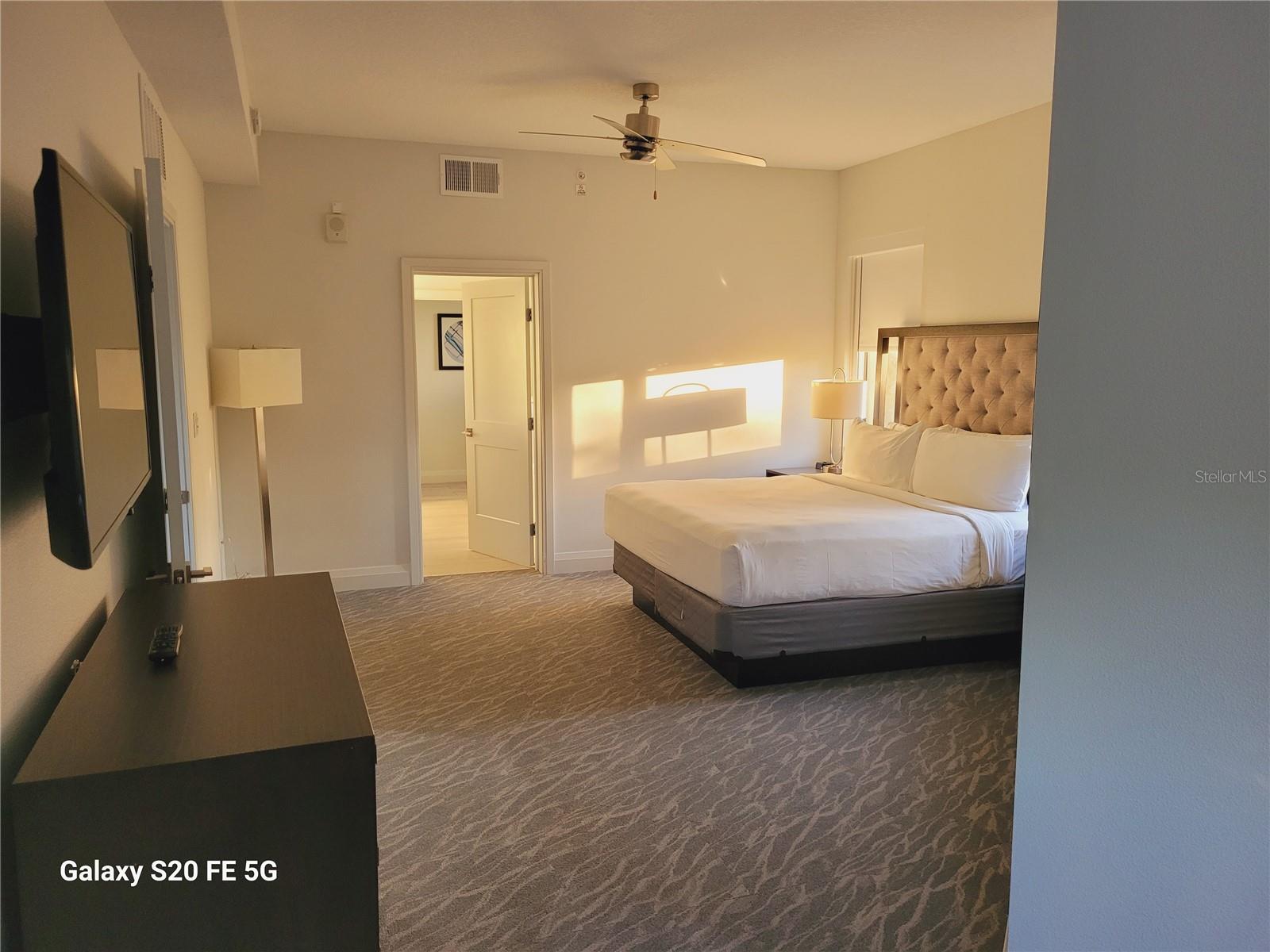 GROVE RESIDENCE & SPA HOTEL CONDO IL - Residential