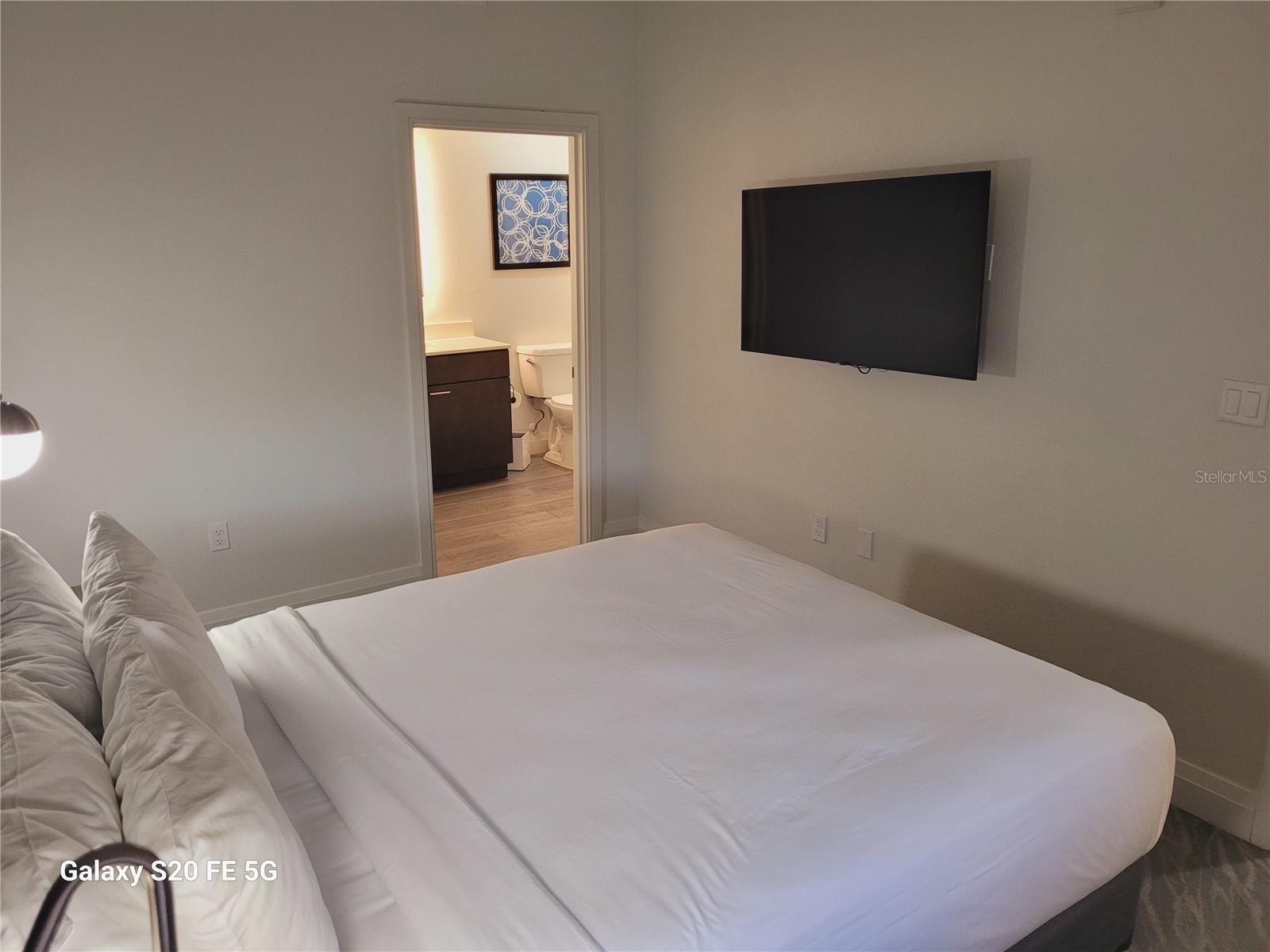 GROVE RESIDENCE & SPA HOTEL CONDO IL - Residential