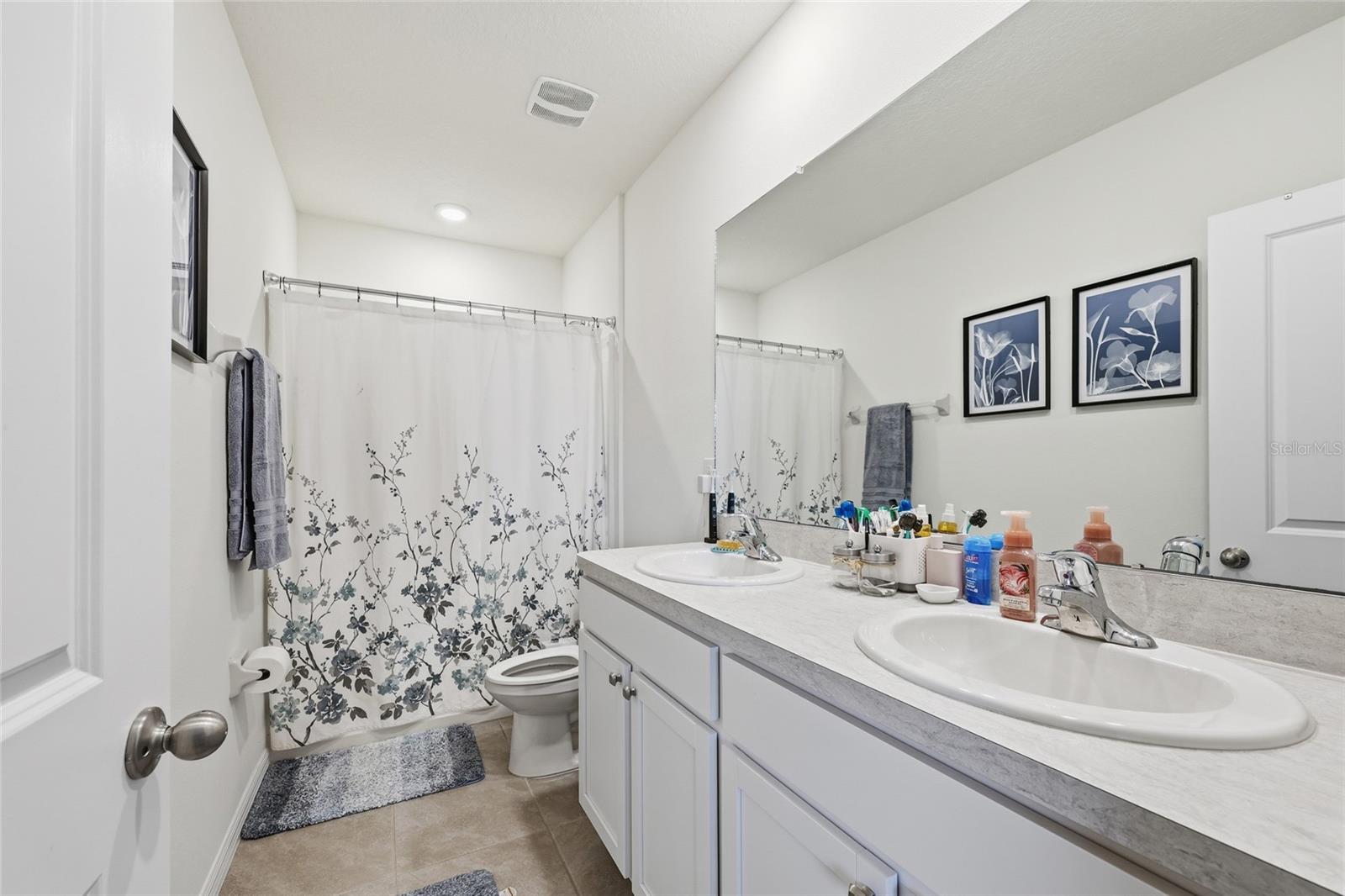 AVALON PARK WEST-NORTH PH 1A & - Residential Lease