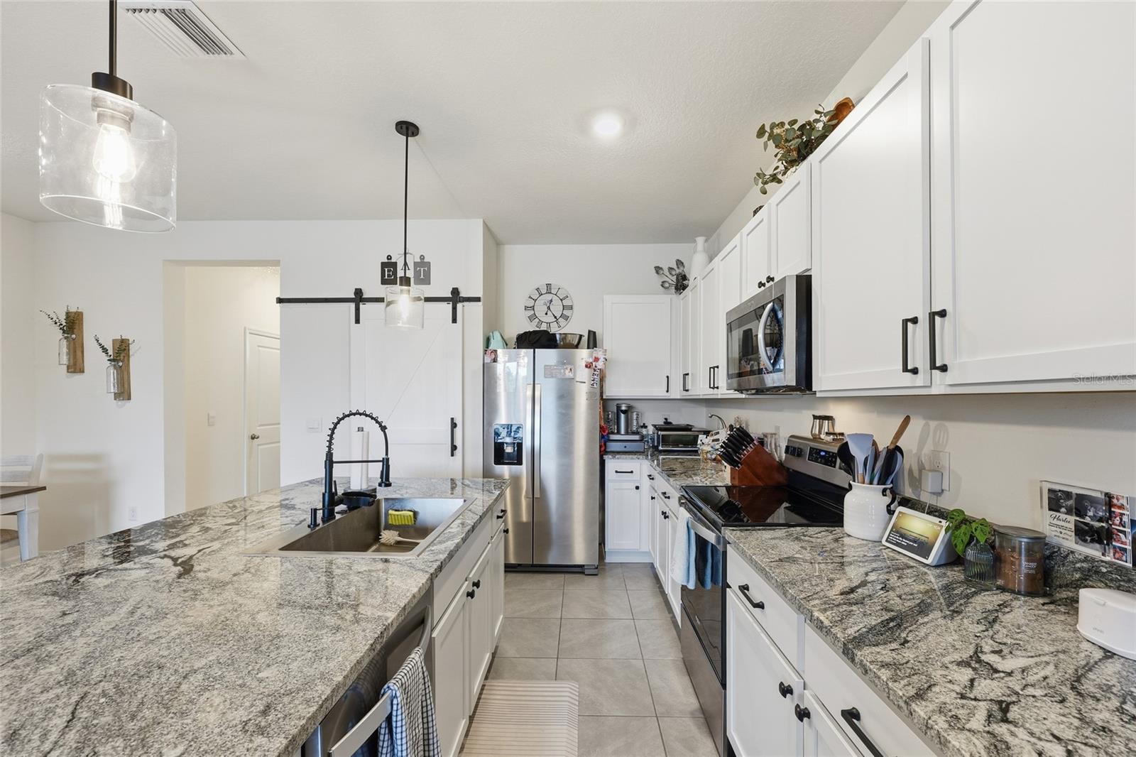 AVALON PARK WEST-NORTH PH 1A & - Residential Lease