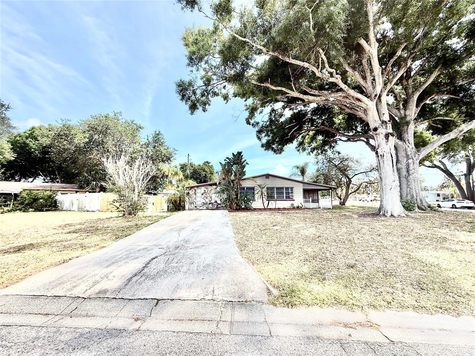 SEMINOLE LAKE VILLAGE 1ST ADD - Residential