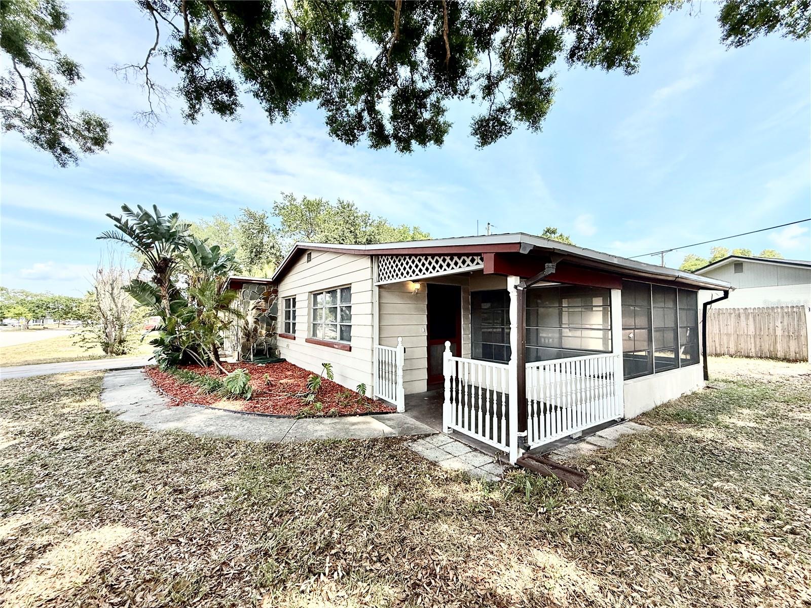 SEMINOLE LAKE VILLAGE 1ST ADD - Residential