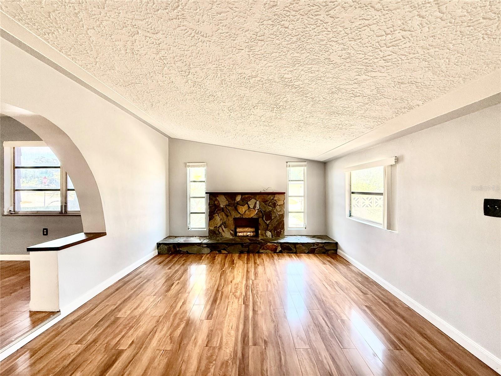 SEMINOLE LAKE VILLAGE 1ST ADD - Residential