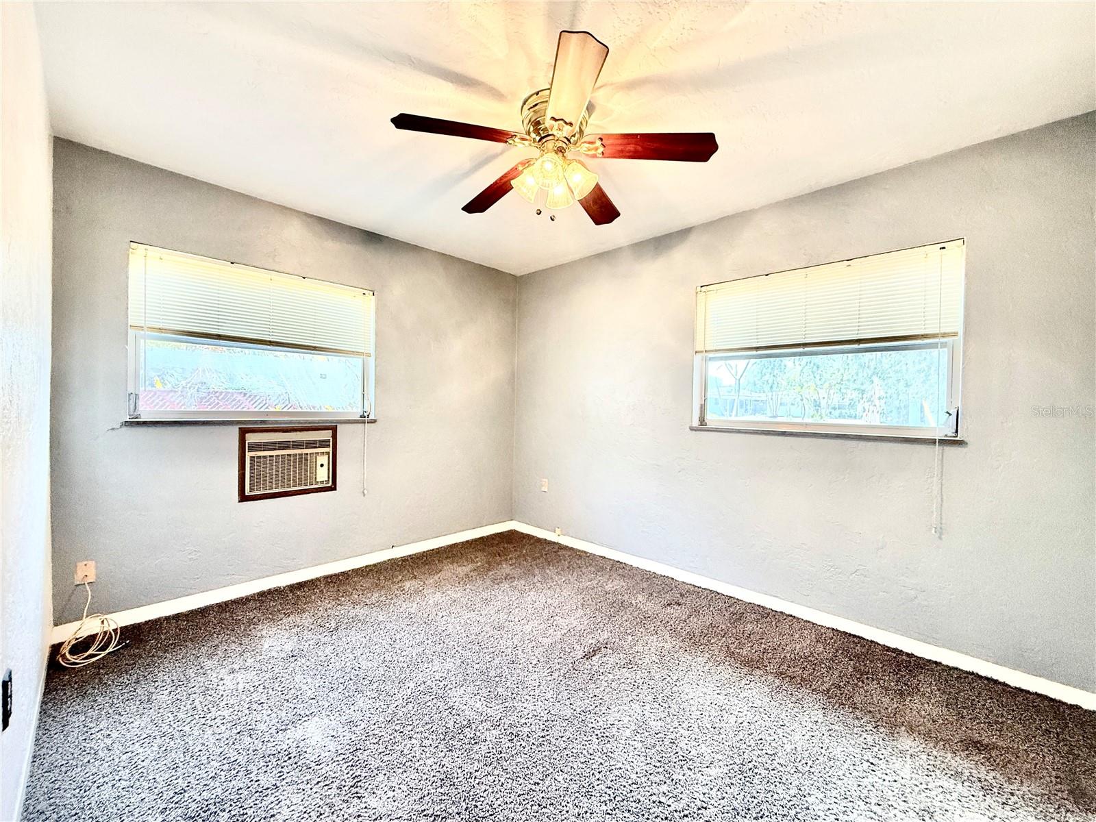 SEMINOLE LAKE VILLAGE 1ST ADD - Residential