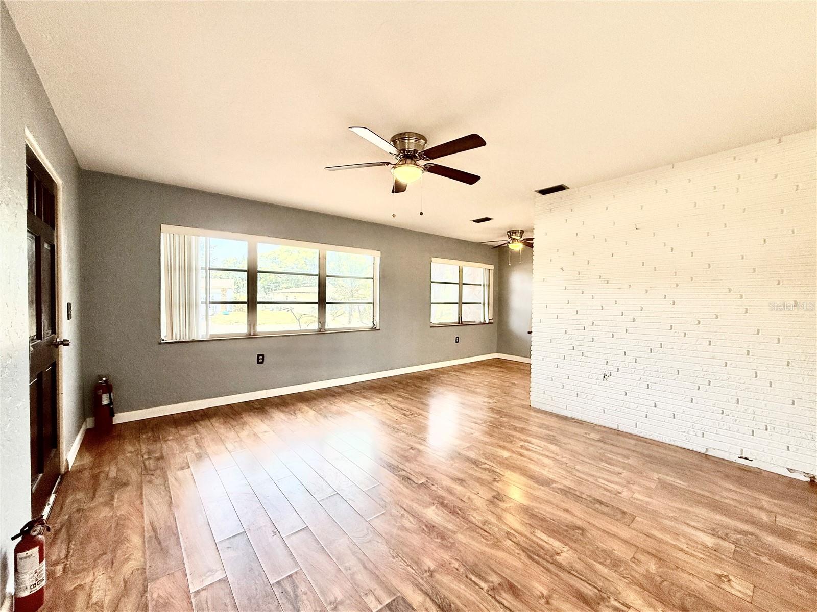 SEMINOLE LAKE VILLAGE 1ST ADD - Residential