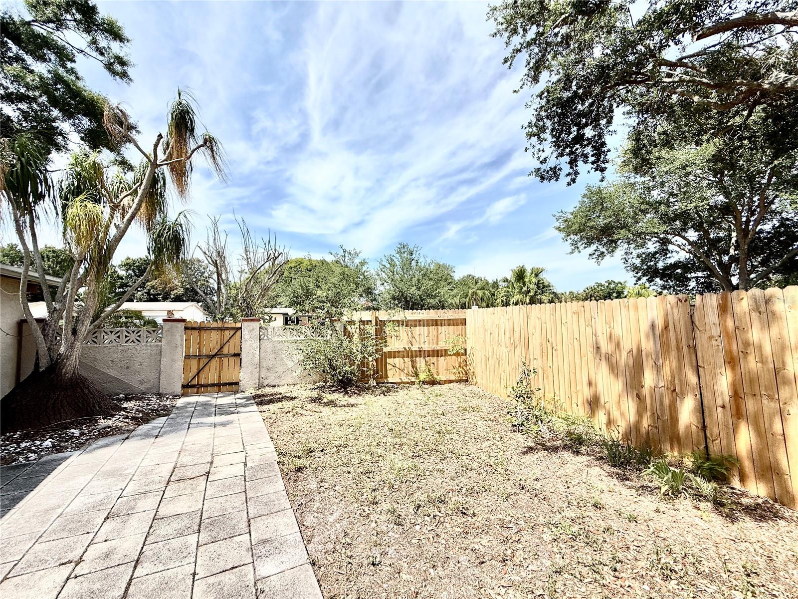 SEMINOLE LAKE VILLAGE 1ST ADD - Residential