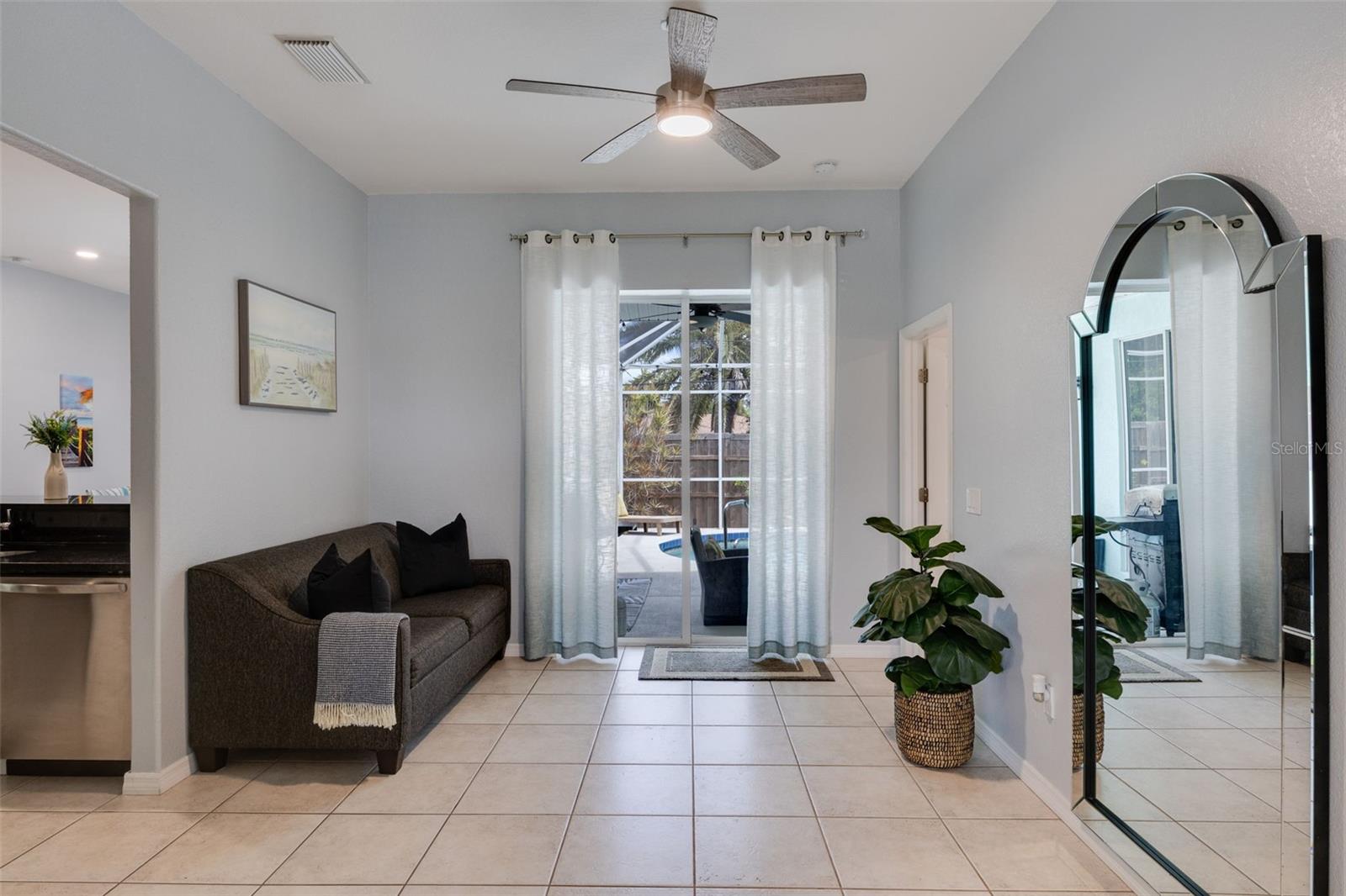 SOUTH VENICE - Residential