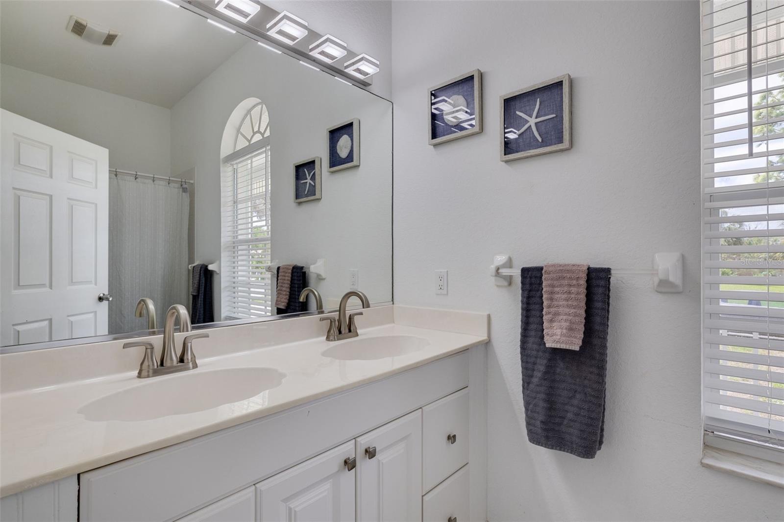 SOUTH VENICE - Residential